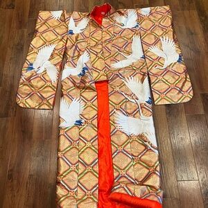 Elegant Kimono with Crane Design